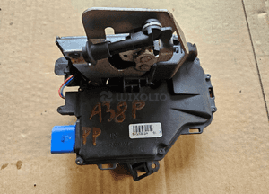 Audi A3 8P 3D zamek drzwi prawych  4F1837016 2