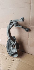 Zwrotnica piasta prawy przód przednia prawa Audi A8 D3 4.2 TDI 4E0258M 6