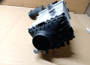 Intercooler chłodnica intercoolera BMW M5 G30 F90 4.4 7852407 3