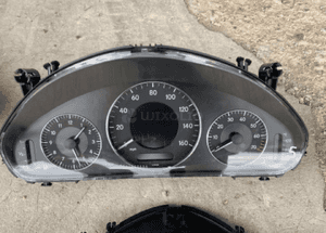 Mercedes E 211 licznik zegar benzyna anglik classic elegance 1