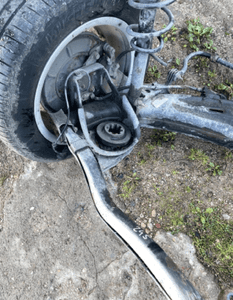 Mercedes B245 169  belka zawieszenia tył wachacz Piasta zacisk amortyzator 4