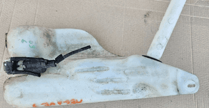 Renault Megane III zbiorniczek płynu do spryskiwaczy zbiornik 1