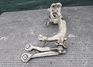 Zwrotnica 8E0258F 8E0407242B Zawieszenie Piasta Czujnik ABS Przednia Przód Prawa AUDI A4 B6 B7 28