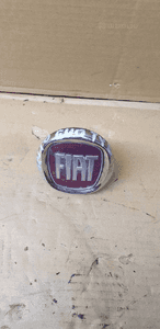 Klamka klapy bagażnika emblemat znaczek przycisk Fiat Punto EVO 2
