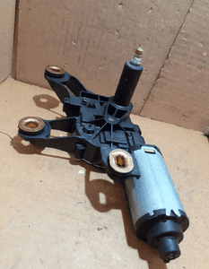 SILNICZEK WYCIERACZKI TYŁ FORD FIESTA MK6 nr 2S61-A17K441-AB 3