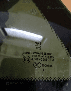 Szyba prawa tylna tył karoseryjna Peugeot 407 SW 3