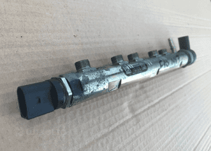Listwa wtryskowa Bmw F10 F11 2.0d 780912804 3