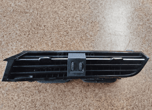 Kratka nawiewu środkowa przód przednia audi Q3 83C820903 1