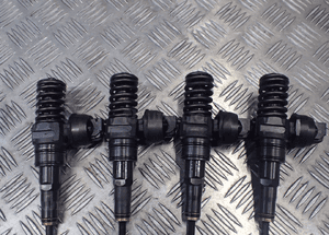 Wtryskiwacz vw 1,9 tdi bxe 038130073AG dostępne 12 sztuk 4