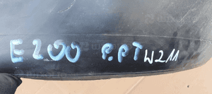 Nadkole prawy przód część tylna Mercedes W211 A2116901430 6