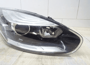 Renault megane iii lampa prawa przód 260100923R 2