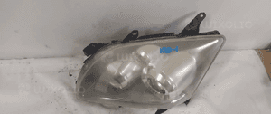 Przod przednia lampa lewa toyota avensis T25 2