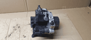 Pompa wtryskowa paliwa Audi A8 D3 4.2 TDI 057130755L 3