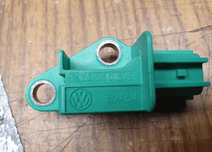 Czujnik Uderzenia 8K0955557C 1K0909606C Czujniki Uderzeniowy Sensor Audi A4 B8 A5 A6 Q5 VW Skoda Seat 16