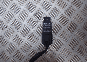 PRZEKAZNIK BOSCH 0281003038 2,0 TDI BMM RADOM 1