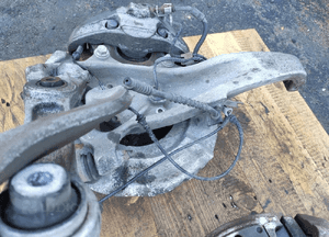 BMW 5 F10 3.0D ZWROTNICA PIASTA TARCZA ZACISK WAHACZ PRAWY LEWY PRZÓD OE 8