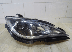 Chrysler pacifica lampa xenon prawa 68228948AD 1
