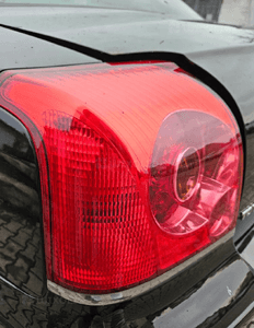 Toyota Avensis T25  sedan lampa tył tylna lewa  03-06 4