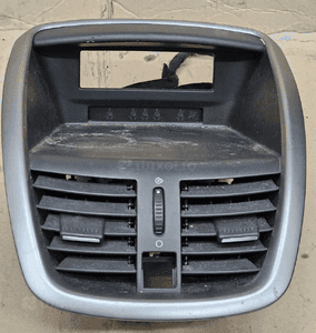 Peugeot 207 panel środkowy nawiewu wlot 1