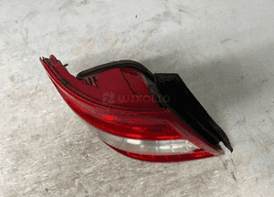 Mercedes c-klasa W204 lampa lewy tył 6