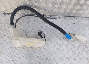 AUDI A2 ZBIORNICZEK SPRYSKIWACZY 8Z0955451 RADOM 3