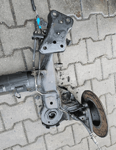 Peugeot 207  belka os tyl tylna tarcze 2