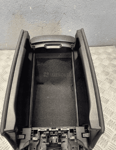 MERCEDES W205 PODŁOKIETNIK SCHOWEK TUNEL A2055406865 5