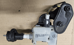 Mercedes W169 A zamek wlewu paliwa 1