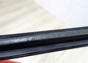LISTWA ZGARNIAJĄCA CHROM DRZWI SZYBY LEWY TYŁ Tesla Model 3 1080746-00-F 7
