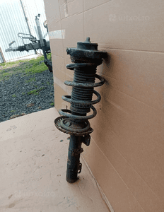 Amortyzator mcperson lewy przód przedni VW FOX 3