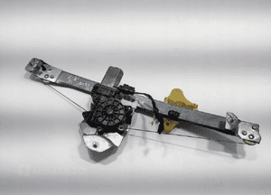 Podnośnik mechanizm szyby drzwi prawy przód przedni renault clio iv 13-19 4
