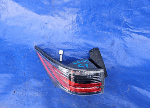 Lexus CT 200h 14-18 lampa tylna lewa tył 4