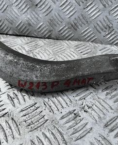 Wahacz prawy przod przedni mercedes W213 21302RE 2