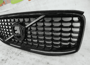 VOLVO XC60 II Lift R DESIGN grill atrapa 32409198 32133812 CAŁY 3