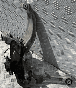 ZWROTNICA PIASTA LEWY PRZOD BMW 7 G11 G12 XDRIVE 2