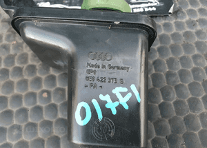 Zbiorniczek Zbiornik Plynu Oleju Wspomagania Korek AUDI A4 B6 B7 2