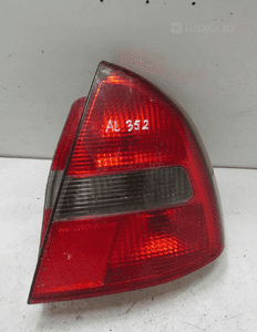 Lampa prawa tył mitsubishi carisma lift 1