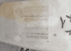 Zbiorniczek spryskiwaczy Ford Focus Mk1 XS41-17618-CF 3