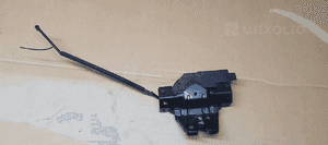 Zamek klapy bagażnika BMW 3 E46 8196401 2