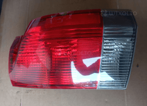 Volvo XC70 V70 lampa tył tylna prawa 1