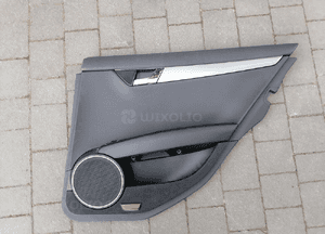 Boczek tapicerka prawa prawy tył Mercedes C Klasa W204 1