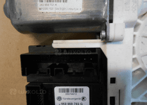 SILNICZEK SZYBY PRAWY PRZÓD PASSAT B6 1K0959701K 2