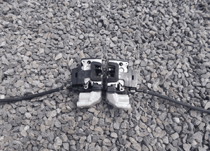 FIAT DOBLO ZAMEK SIŁOWNIK CENTRALNY PRAWY 00-10