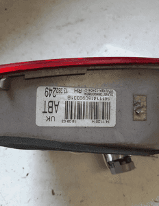 Lampa prawa tył w klapę opel astra j kombi 2