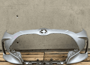 Zderzak przód przedni toyota yaris iv 4 2020- cały 1