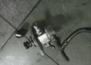 pompa paliwa citroen peugeot 1.2 thp 9807550080 1