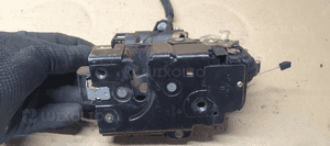 Zamek drzwi prawy przód przedni VW Passat B5 8 Pin 3B1837016A 1