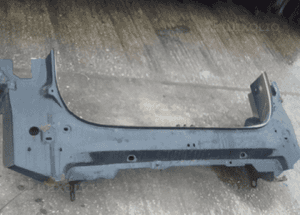 Citroen Xsara Picasso pas tyl sciana bagaznika
