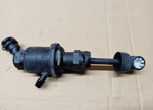Pompka sprzęgła wysprzęglik Renault Clio III 8200524724 4