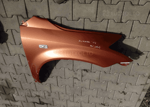 Nissan Murano Z50 blotnik przod przedni prawy 1